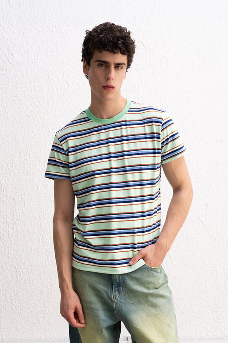 Comfort Fit Crew Neck Randig T-shirt - Image 1