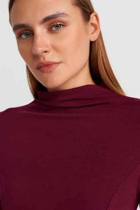 Fitted Half-Turtleneck Peplum Blouse - Image 3