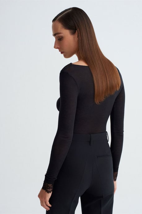 Slim Fit V-Hals Kant Blouse - Image 2