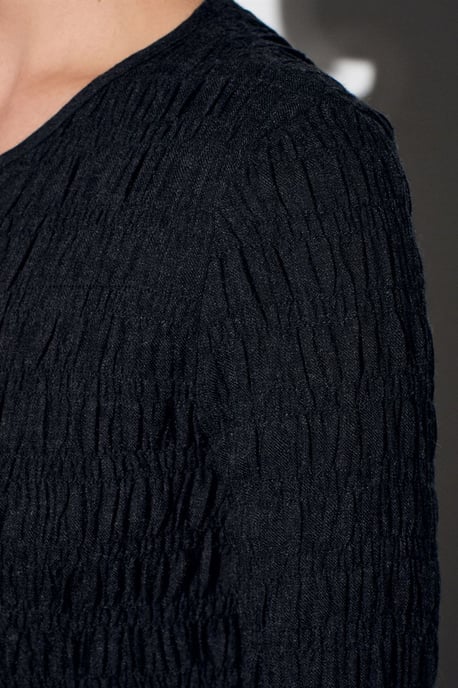 Texturerad stickad blus med knäppning framtill - Image 4