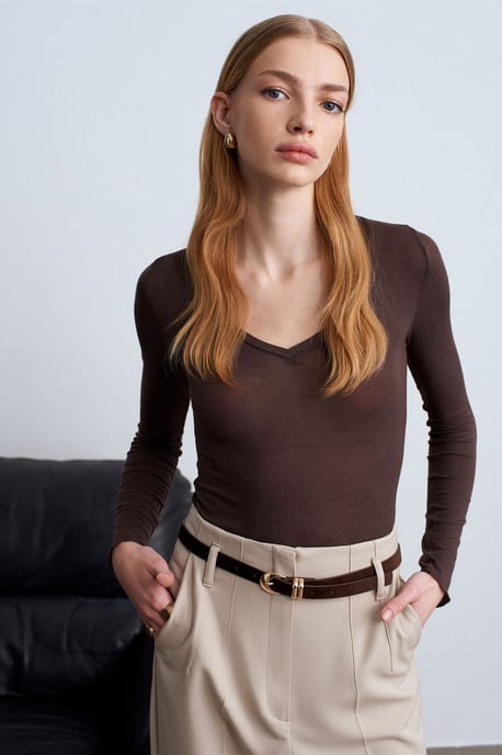 Slim Fit V-Neck Long Sleeve Top - Image 3