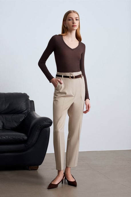 Slim Fit V-Neck Long Sleeve Top - Image 4