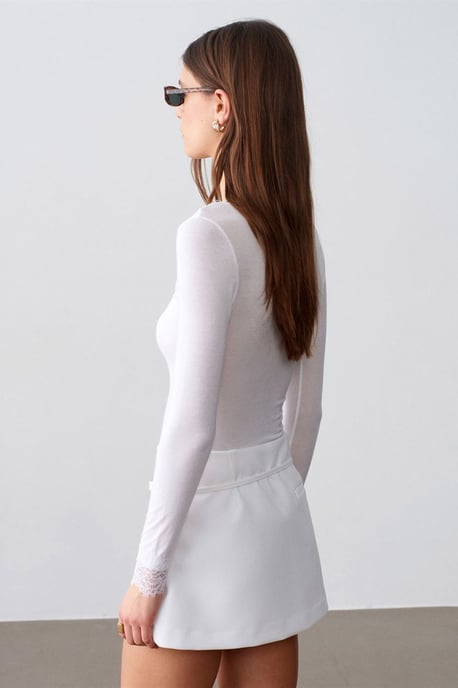 Slim Fit V-Hals Kant Blouse - Image 2