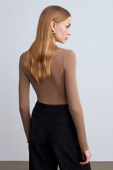 Slim Fit V-Neck Long Sleeve Top - Image 2