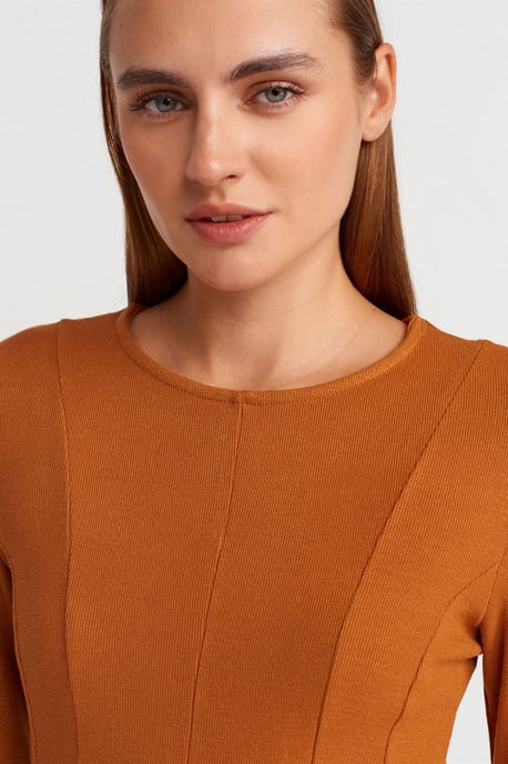 Getailleerde Textuur Gebreide Peplum Blouse - Image 3