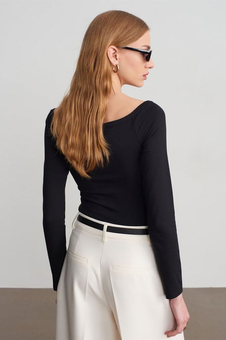 Slim-fit Bootuit Top - Image 2