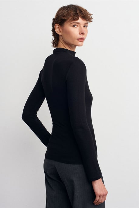 Ribbad Slim-Fit Halvpolokrage Blus - Image 2