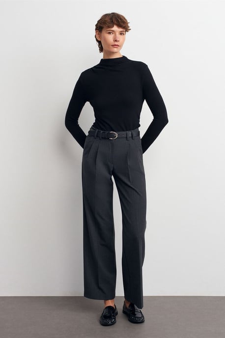 Ribbad Slim-Fit Halvpolokrage Blus - Image 5