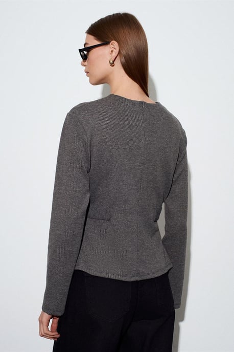 Fitted Ribbad Rundhalsblus - Image 3