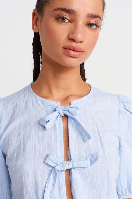 Dames Cropped Blouse Met Strikdetail - Image 3