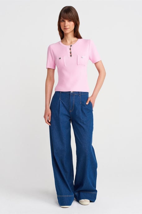 Ribbad stickad blus med knappdetaljer - Image 4