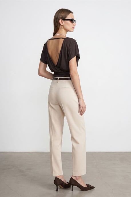 Kvinnors modalblandning t-shirt med cut-out och rund halsringning - Image 2