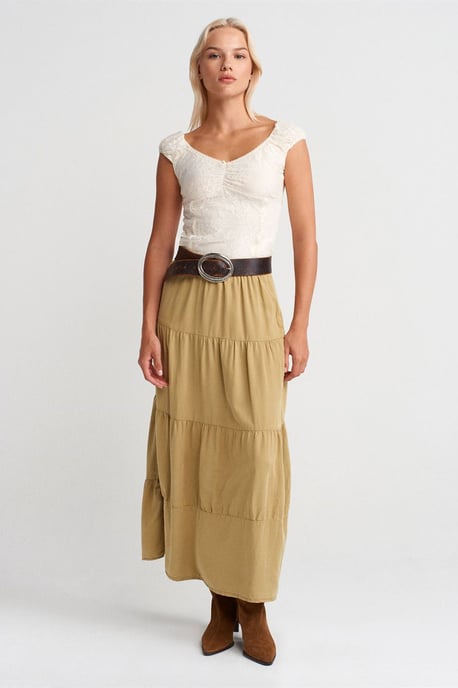 Women's Cropped Lace Fitted Top - Image 4