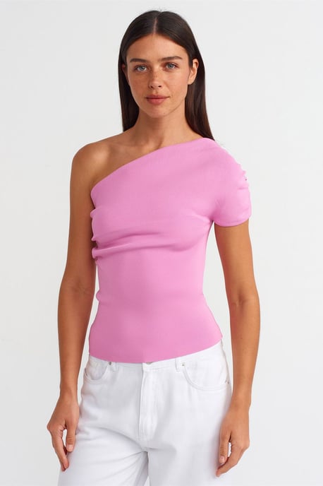 Smalpassform Asymmetrisk Stickad Blus - Image 1