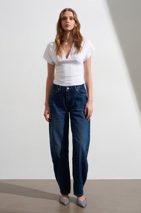 Slim Fit V-ringad Blus med Knytband - Image 4