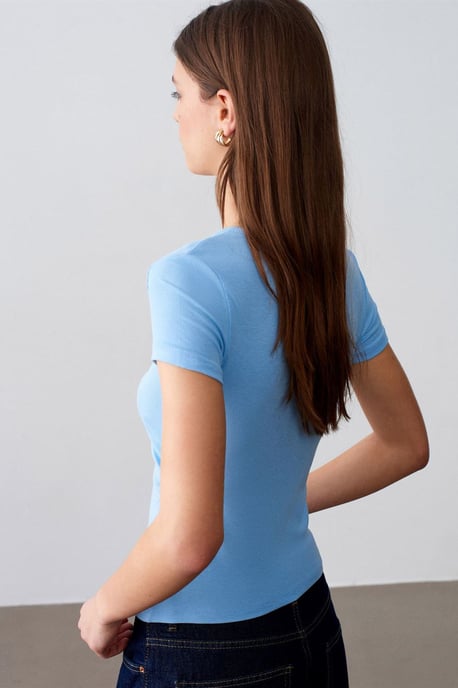 Slim Fit V-Neck Button Blouse - Image 2