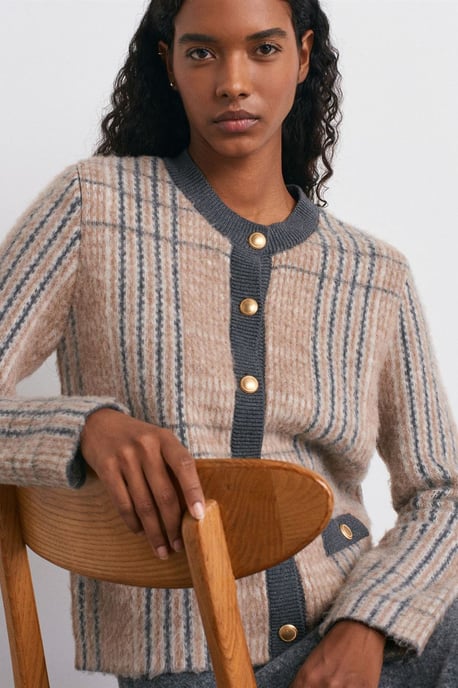Plaid Jacquard Crew Neck Cardigan - Image 3