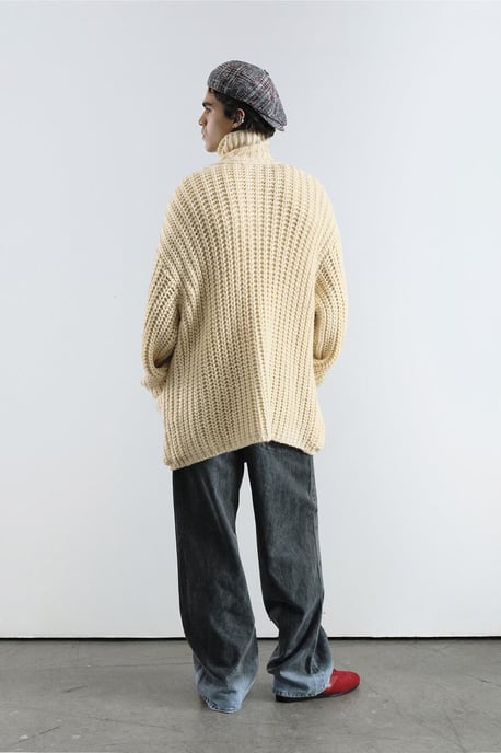 Överdimensionerad Ribbade Turtleneck Tröja med Knapplist - Image 3