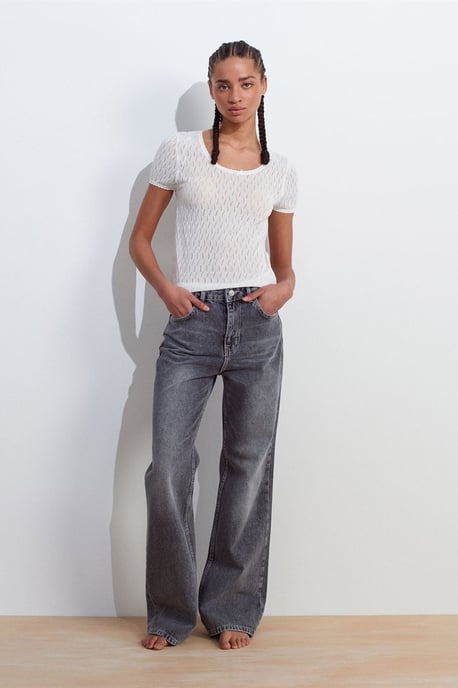 Texturerad Slim-fit Blus med Slipsdetalj - Image 5