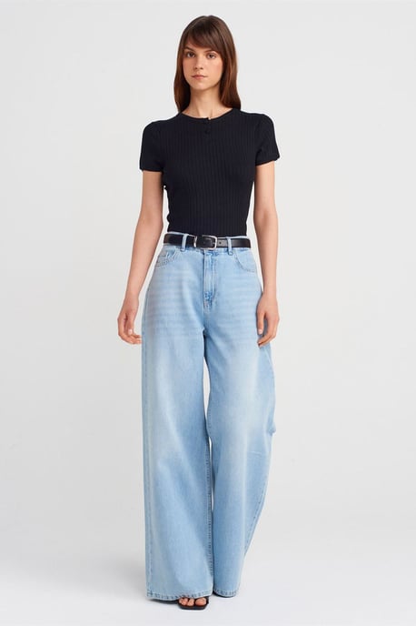 Ribbad kortärmad blus med knappar - Image 4