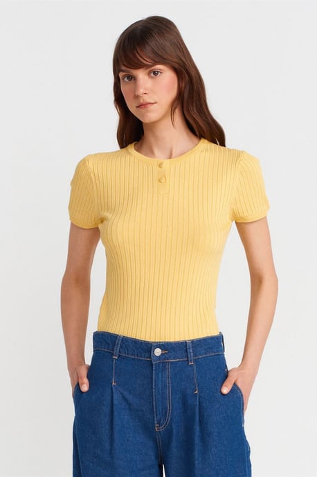 Ribbad kortärmad knapplång blus - Image 1