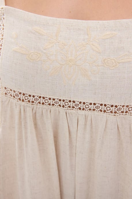 Flowers Embroidered Maxi Dress with Lace Detail - Image 5