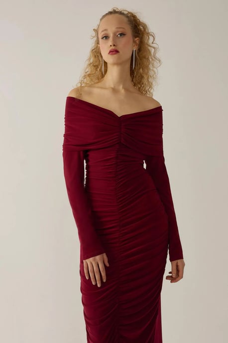 Avskuren axel draperad bodycon maxiklänning - Image 2