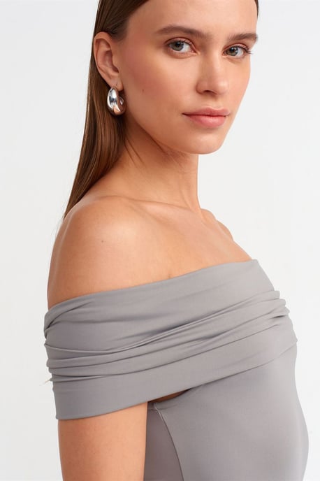 Off-Shoulder Bodycon Midiklänning - Image 4