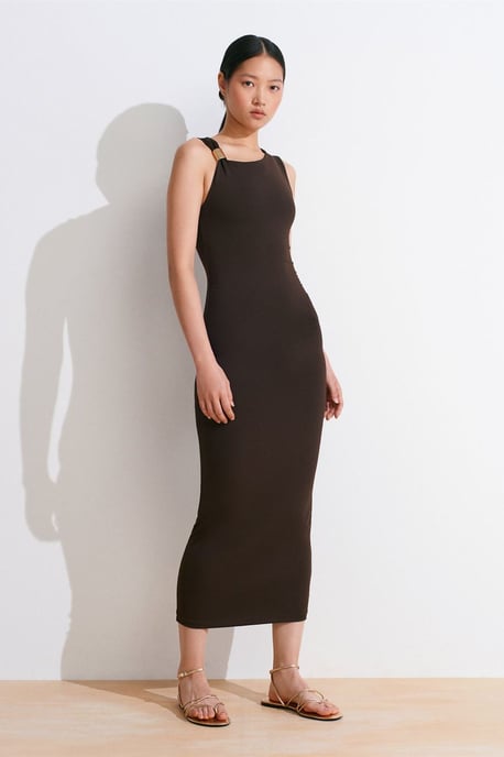 Sleeveless Bodycon Midi Dress With Accessory Detail - Image 3