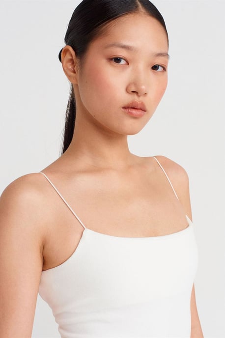 Mouwloze Bodycon Midi Jurk Met Cut-Out Detail - Image 4
