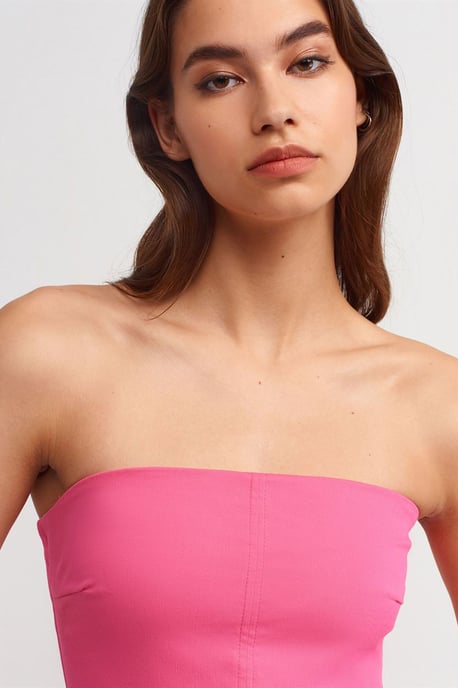 Strapless Figursydd Midiklänning Med Sprund - Image 2