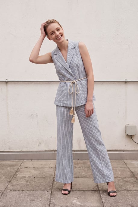 Gestreepte mouwloze vest en brede broek set - Image 2