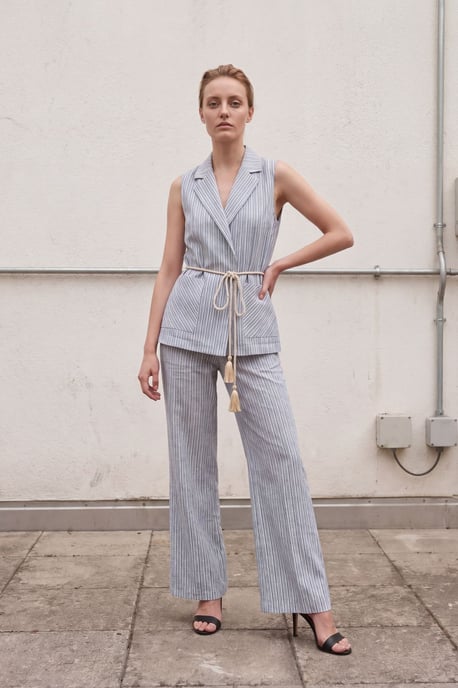 Gestreepte mouwloze vest en brede broek set - Image 4
