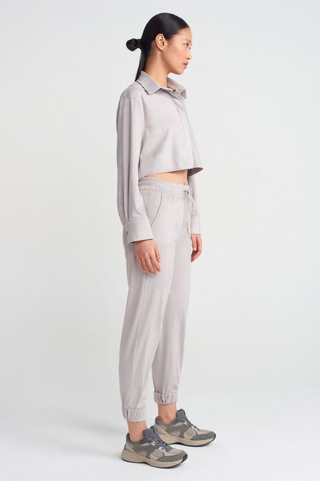 Dames Korte Faux Suède Knopenblouse - Image 3