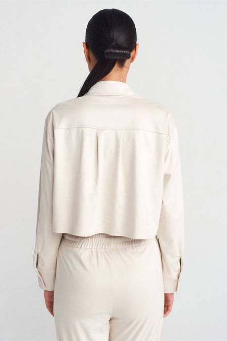 Dames Cropped Faux Suède Knopen Shirt - Image 2