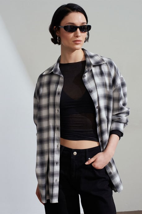 Overmaatse Geruite Langemouwen Shirt - Image 2
