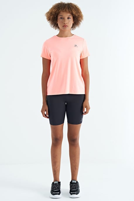 Women's relaxed crew neck T-shirt with side slits - Image 3