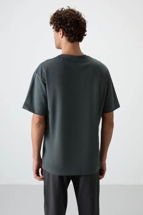 Överdimensionerad T-shirt med crewneck och tryck - Image 5