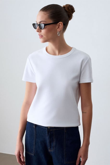 Dam Solid Crew Neck T-shirt - Image 2