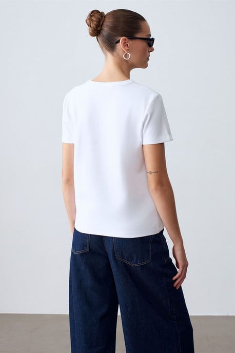 Dam Solid Crew Neck T-shirt - Image 3