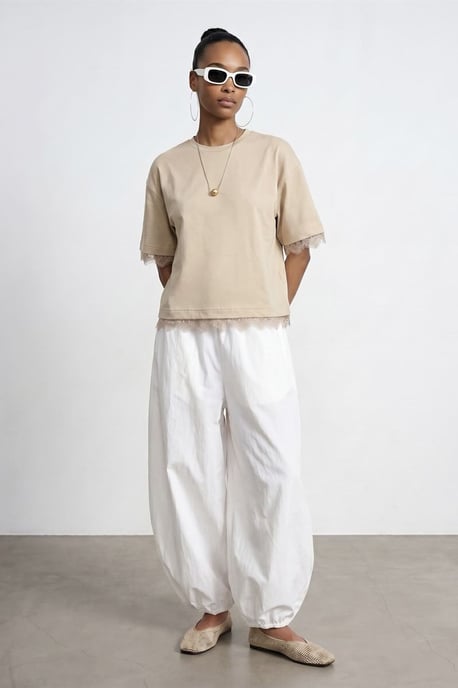 Kvinnors T-shirt med rund hals i bomull och elastan - Image 1