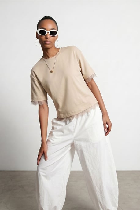 Kvinnors T-shirt med rund hals i bomull och elastan - Image 3
