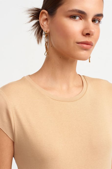 T-shirt med rundhals och slim fit i bomull - Image 4