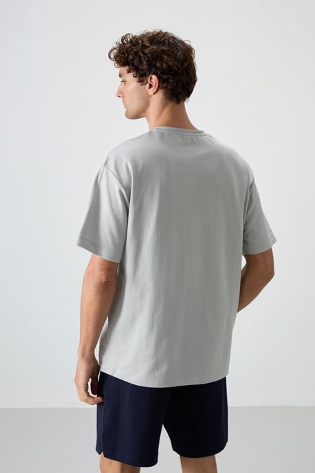 Överdimensionerad T-shirt med crewneck och tryck - Image 5