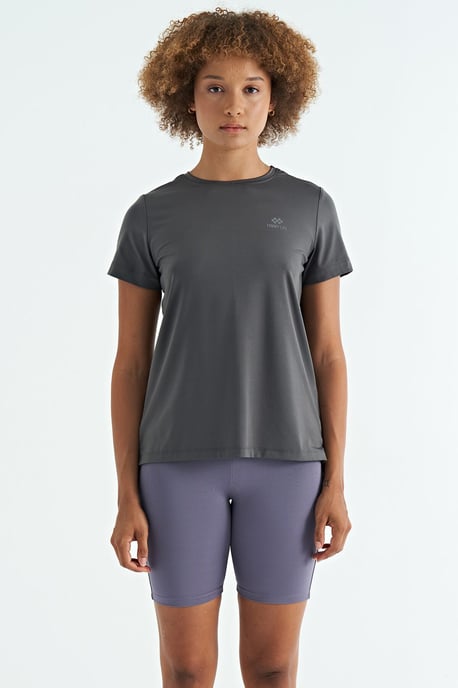 Women's relaxed crew neck T-shirt with side slits - Image 2