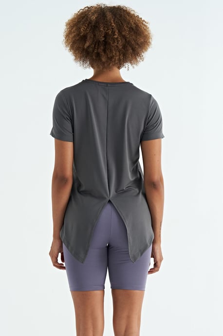 Women's relaxed crew neck T-shirt with side slits - Image 5