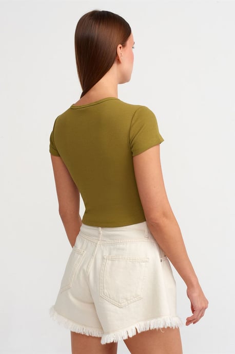 Kvinnors kortärmad smalpassad t-shirt med rund hals - Image 2