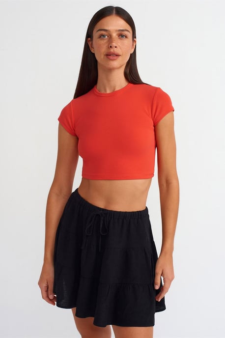 Kvinnors Croppad Slim-Fit T-shirt med Rundad Halsringning - Image 1