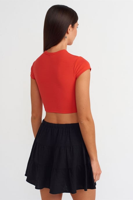Kvinnors Croppad Slim-Fit T-shirt med Rundad Halsringning - Image 2