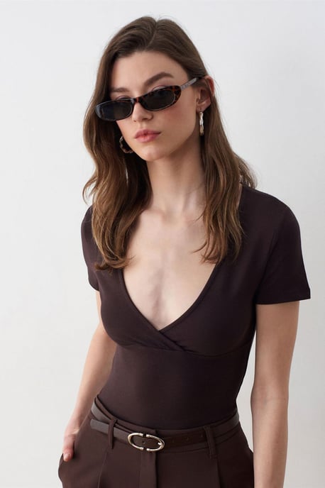 Fitted V-Neck Short-Sleeve T-Shirt - Image 1